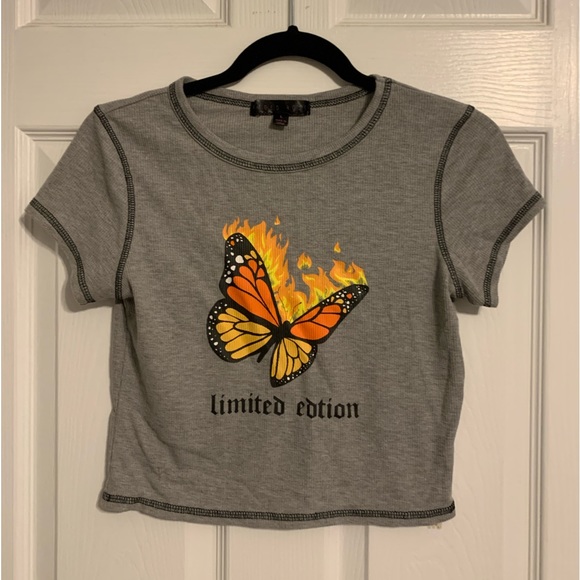 Super cute crop top - Picture 1 of 2